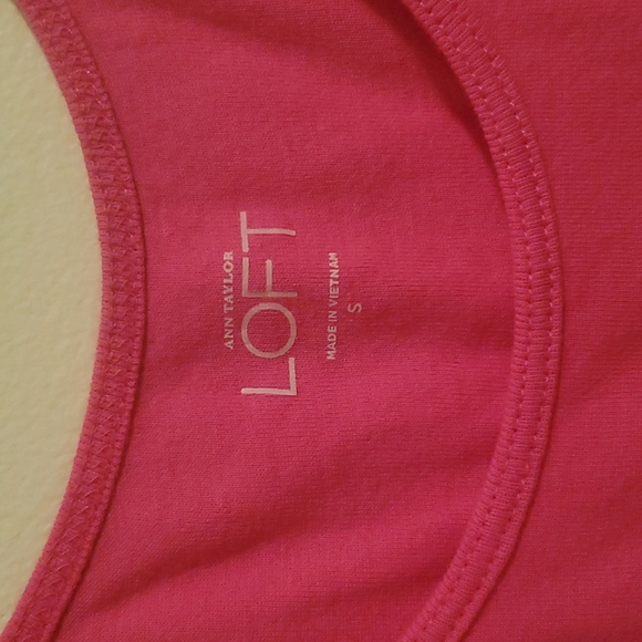 Loft brand hot pink thick strap tank top - Picture 2 of 4